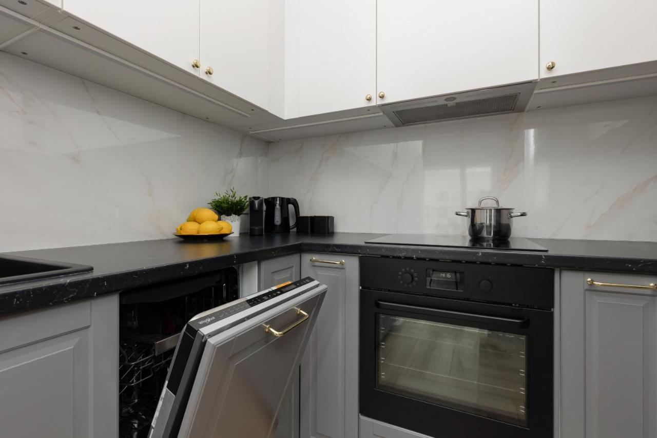 Stylish Apartment Kolejowa & Parking & Balcony By Noclegi Renters 바르샤바 외부 사진