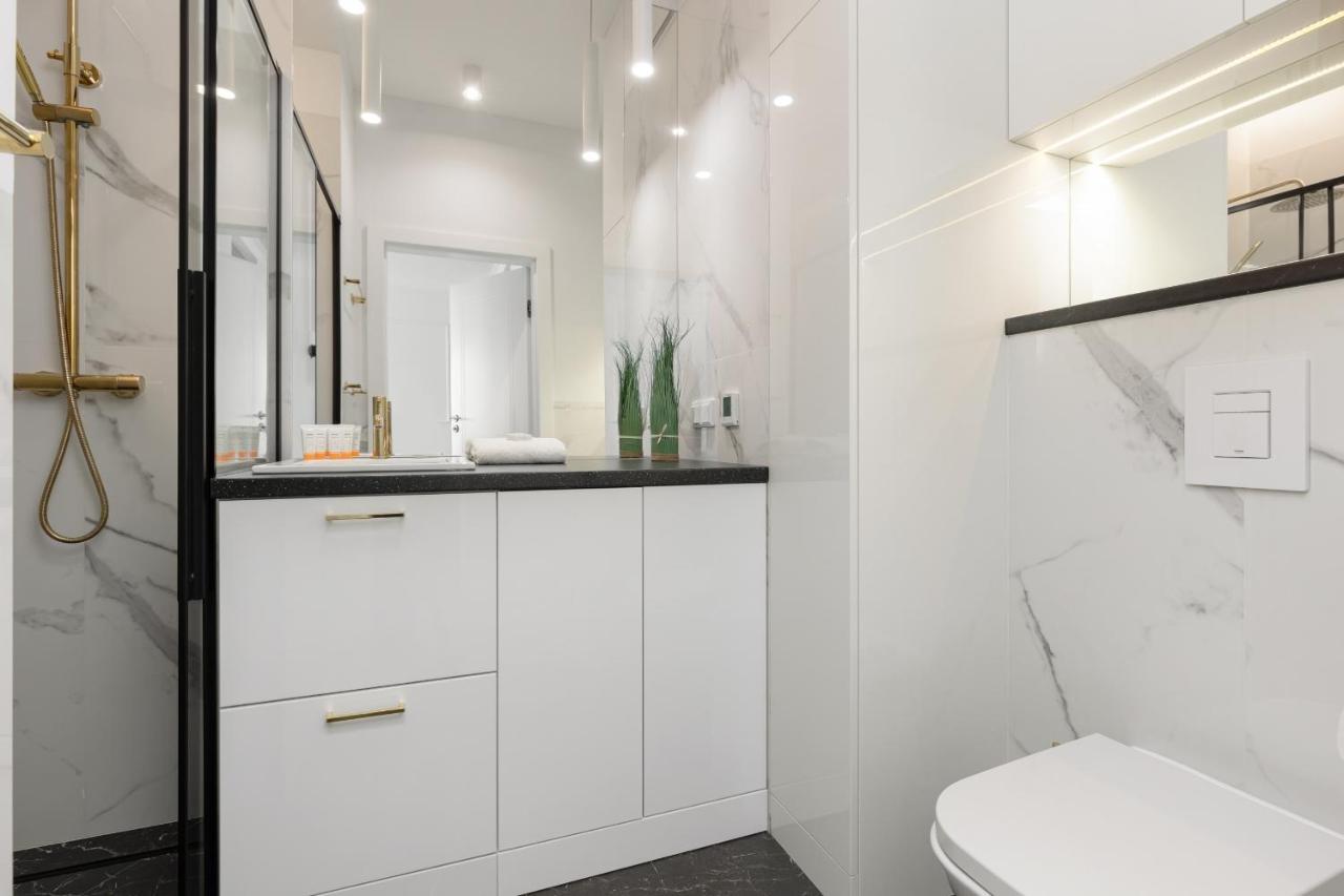 Stylish Apartment Kolejowa & Parking & Balcony By Noclegi Renters 바르샤바 외부 사진