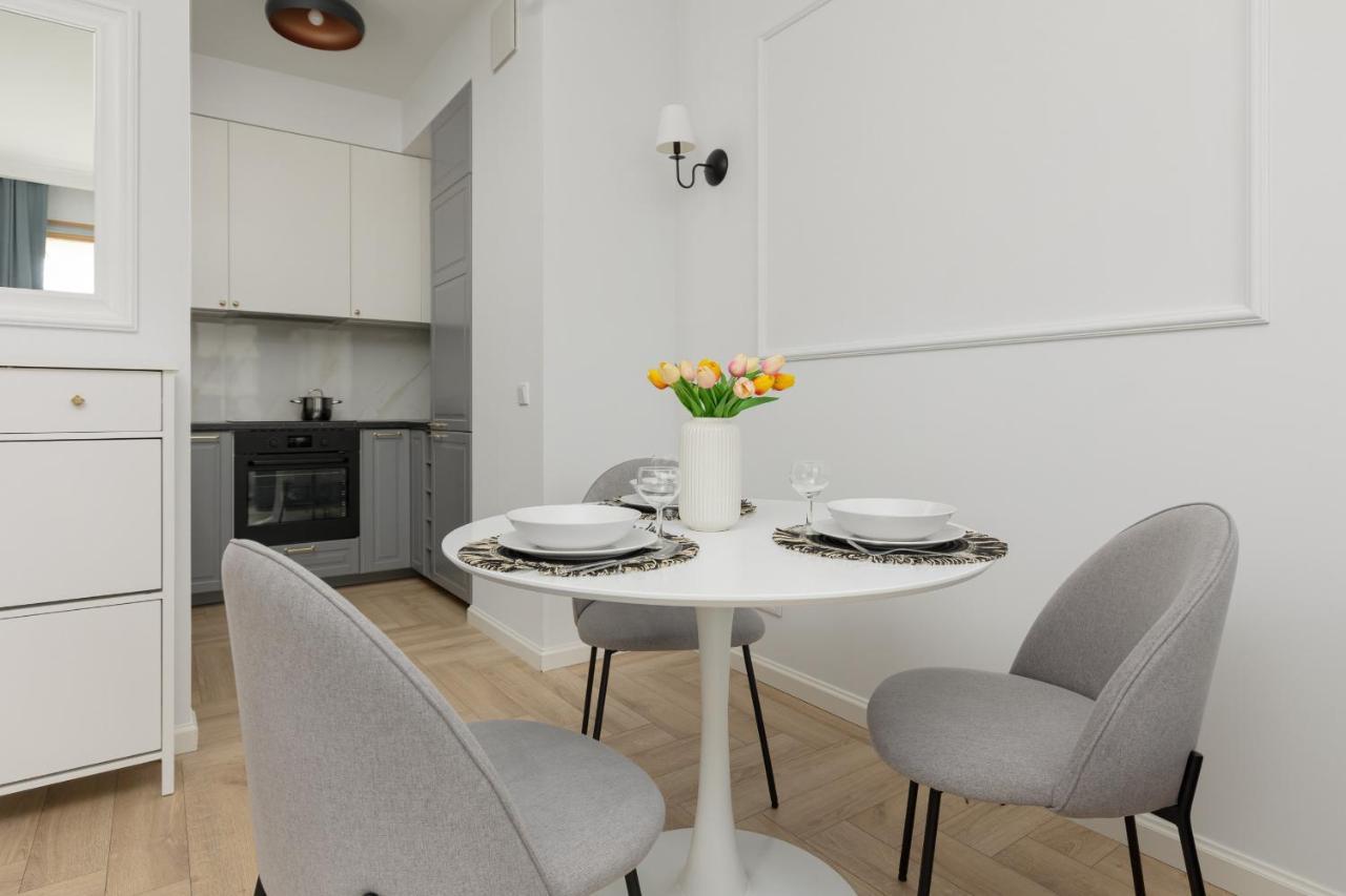Stylish Apartment Kolejowa & Parking & Balcony By Noclegi Renters 바르샤바 외부 사진